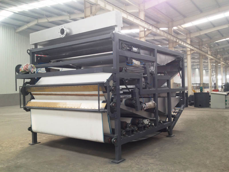 有沒有一款處理效率高，設備經(jīng)濟節(jié)能的污泥處理設備？ 帶式壓濾機